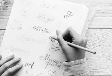 外媒分享Hali1印城抢先发售现场视频：哈利伯顿为球迷们购买的球鞋亲笔签名