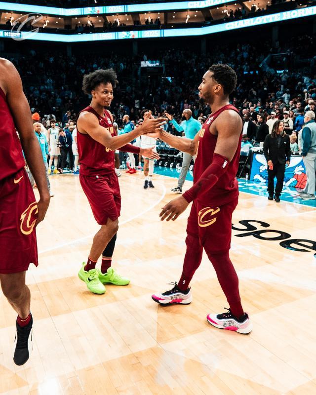 超多精彩内容-末节20罚 全场51罚！骑士惊险逆转黄蜂延续13连胜