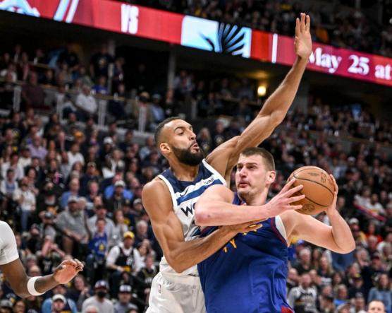 高尔夫等赛事直播-高度+篮板优势逆转！双塔限制约基奇 掘金该紧张了