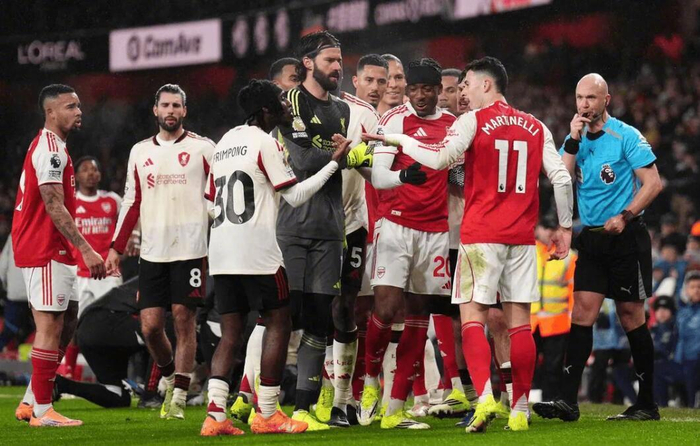 新闻等-基恩炮轰马丁内利引争议，赖特反驳称其误解事实|布拉德利|利物浦|加布里埃尔-马丁内利|斯蒂芬-布拉德利|贝利-赖特_新浪体育_新浪新闻